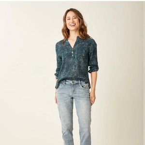 Carve Designs Women's Dylan Gauze Shirt in Geneva Size Medium